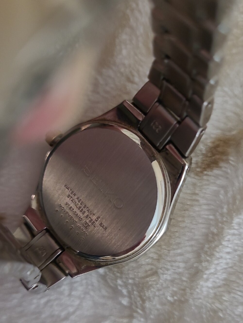 Seiko Two-Tone Solar Watch – White Dial Stainless Steel with Gold Accents Nice - Picture 3 of 5